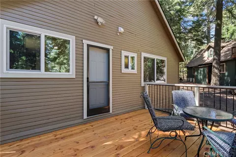 Exterior - 27917 Squirrel Ln, Lake Arrowhead, CA 92352 photo 4 of 10
