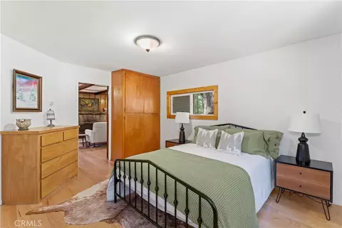Bedroom - 27917 Squirrel Ln, Lake Arrowhead, CA 92352 photo 2 of 3