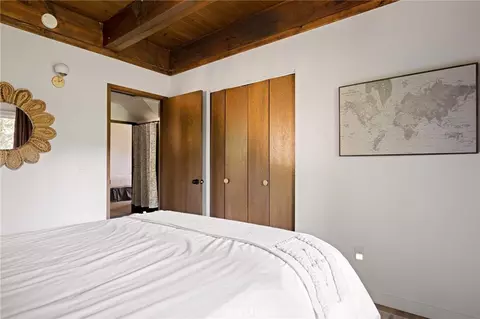 Bedroom - 350 S Fairway Dr, Lake Arrowhead, CA 92352 photo 4 of 9