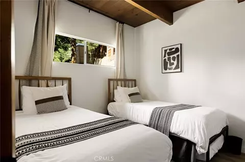 Bedroom - 350 S Fairway Dr, Lake Arrowhead, CA 92352 photo 5 of 9