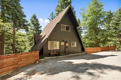 Exterior - 350 S Fairway Dr, Lake Arrowhead, CA 92352 photo 2 of 3