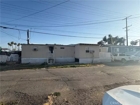 1011 W La Cadena Dr #31, Riverside, CA 92501