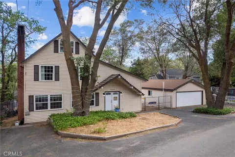 29289 Lake View Dr, Cedar Glen, CA 92321
