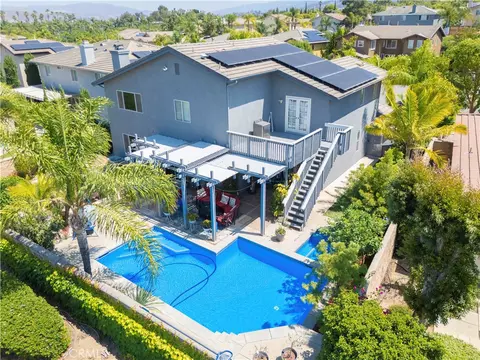 1555 Lupine Cir, Corona, CA 92881