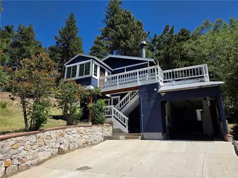 31510 Valley Ridge Dr, Running Springs, CA 92382