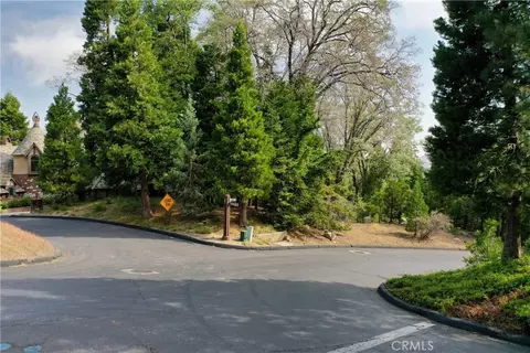 399 Cedar Ridge Dr, Lake Arrowhead, CA 92352