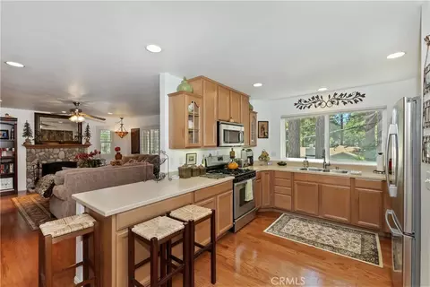31816 Silver Spruce Dr, Running Springs, CA 92382