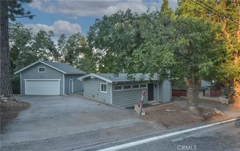 30607 Live Oak Dr, Running Springs, CA 92382