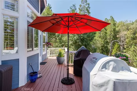 Exterior - 28575 Manitoba Dr, Lake Arrowhead, CA 92352 photo 4 of 26