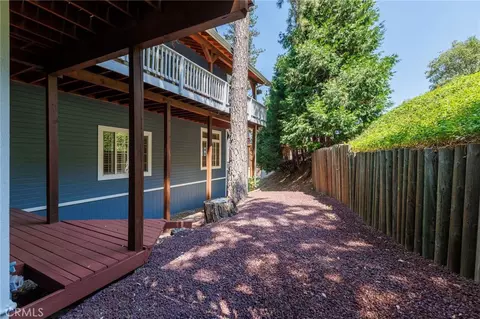 Exterior - 28575 Manitoba Dr, Lake Arrowhead, CA 92352 photo 25 of 26