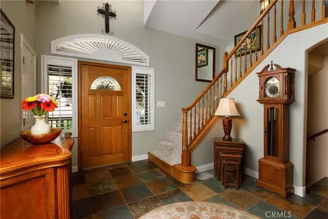 Entry Way - 28575 Manitoba Dr, Lake Arrowhead, CA 92352 photo 2 of 2