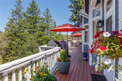 Exterior - 28575 Manitoba Dr, Lake Arrowhead, CA 92352 photo 9 of 26