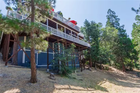 Exterior - 28575 Manitoba Dr, Lake Arrowhead, CA 92352 photo 21 of 26