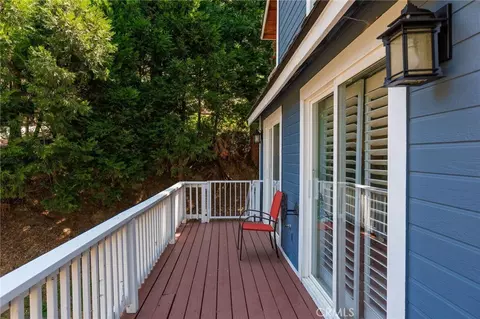 Exterior - 28575 Manitoba Dr, Lake Arrowhead, CA 92352 photo 17 of 26