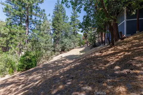 Exterior - 28575 Manitoba Dr, Lake Arrowhead, CA 92352 photo 19 of 26