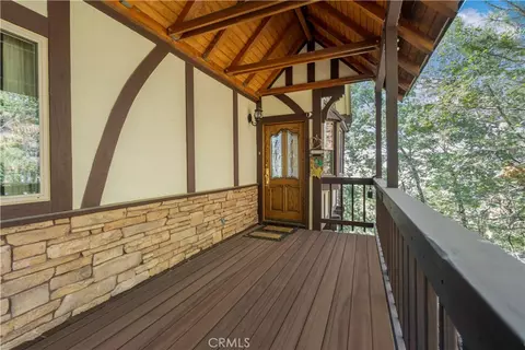 Exterior - 28992 Banff Dr, Lake Arrowhead, CA 92352 photo 2 of 3