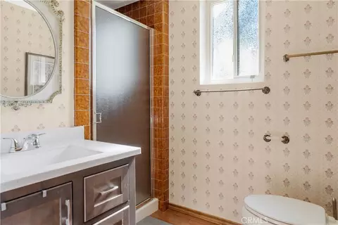 Bath - 28992 Banff Dr, Lake Arrowhead, CA 92352 photo 3 of 3