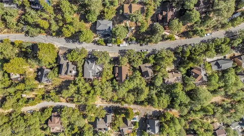 View/Area - 28992 Banff Dr, Lake Arrowhead, CA 92352 photo 1 of 2