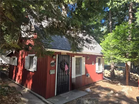 25035 Moon Dr, Crestline, CA 92325