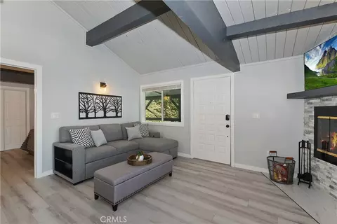 Living - 580 Lucerne Dr, Big Bear Lake, CA 92315 photo 2 of 5