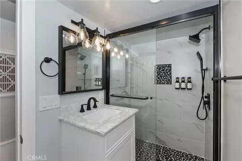 Bath - 580 Lucerne Dr, Big Bear Lake, CA 92315 photo 1 of 3