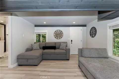 Living - 580 Lucerne Dr, Big Bear Lake, CA 92315 photo 5 of 5