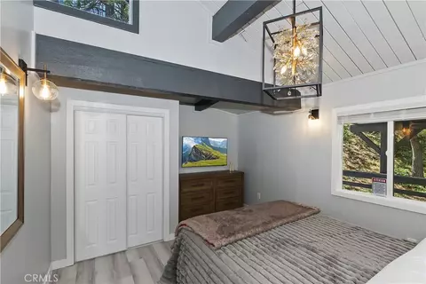 Bedroom - 580 Lucerne Dr, Big Bear Lake, CA 92315 photo 3 of 4