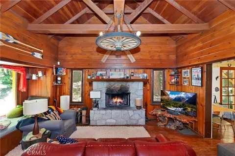 Living - 714 Blue Jay Canyon Rd, Blue Jay, CA 92317 photo 1 of 4