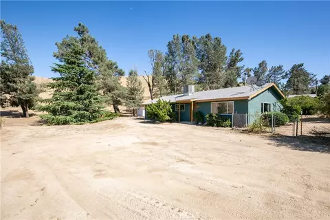 46404 Kings Canyon Rd, Lancaster, CA 93536
