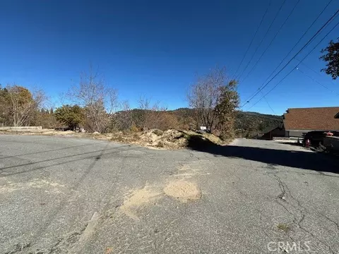 2379 Chicago Dr, Running Springs, CA 92382 photo 28