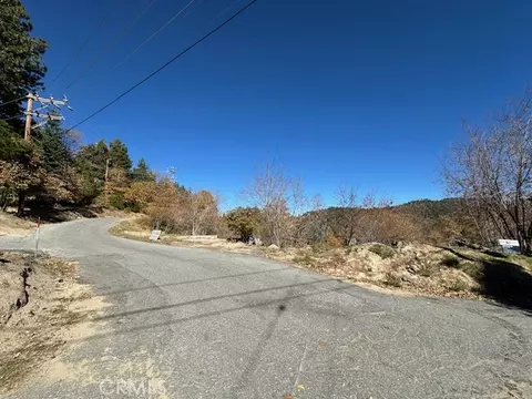 2379 Chicago Dr, Running Springs, CA 92382 photo 15