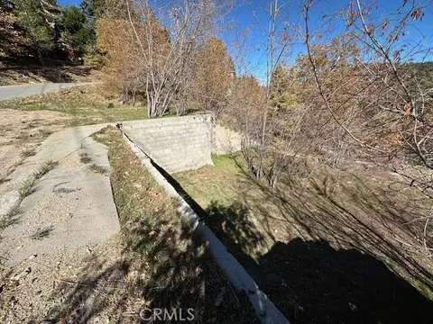 2379 Chicago Dr, Running Springs, CA 92382 photo 22