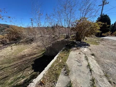 2379 Chicago Dr, Running Springs, CA 92382 photo 23