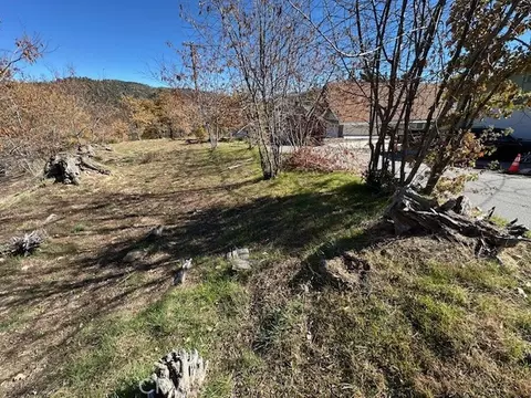 2379 Chicago Dr, Running Springs, CA 92382 photo 13