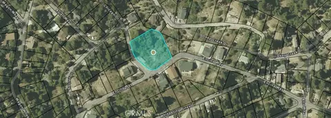 2379 Chicago Dr, Running Springs, CA 92382
