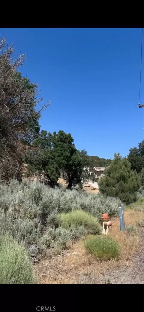 24151 Jacaranda Dr, Tehachapi, CA 93561