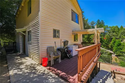 Exterior - 463 Delle Dr, Crestline, CA 92325 photo 4 of 6