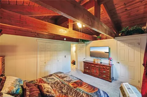 Bedroom - 463 Delle Dr, Crestline, CA 92325 photo 4 of 6