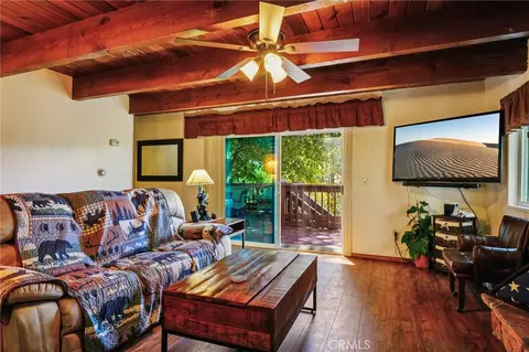 Living - 463 Delle Dr, Crestline, CA 92325 photo 4 of 5