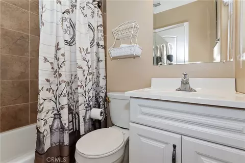 Bath - 494 Lakeview Ct, Big Bear Lake, CA 92315 photo 1 of 5