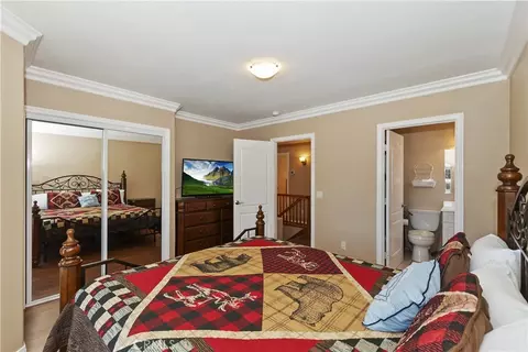 Bedroom - 494 Lakeview Ct, Big Bear Lake, CA 92315 photo 3 of 12