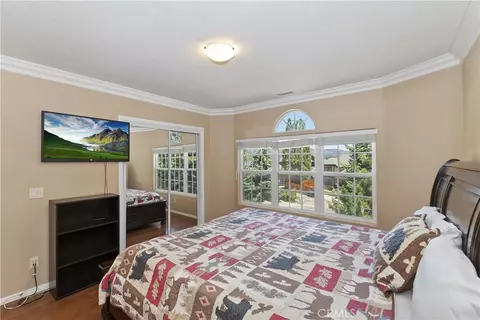 Bedroom - 494 Lakeview Ct, Big Bear Lake, CA 92315 photo 5 of 12