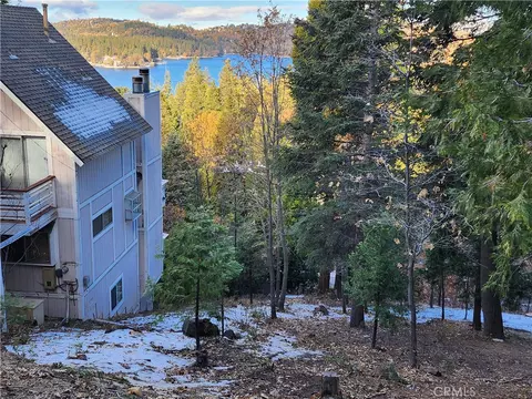 104 Fremont Rd, Lake Arrowhead, CA 92352
