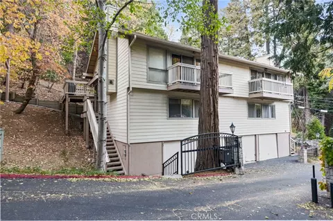 103 Rockledge Ln, Lake Arrowhead, CA 92352