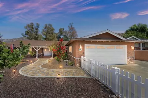 3547 Southfork Dr, Norco, CA 92860