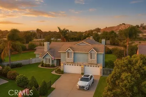10935 Thrush Dr, Riverside, CA 92505