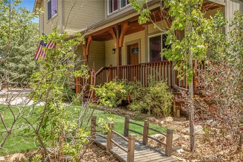1509 Krause Ln, Lake Arrowhead, CA 92352
