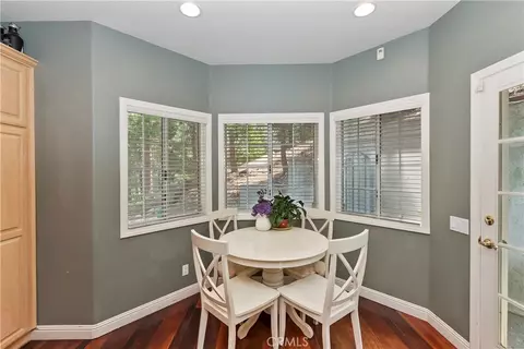 Dining - 26746 Oakmont Dr, Lake Arrowhead, CA 92352 photo 1 of 3