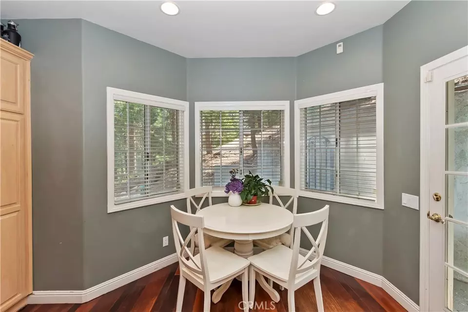 Dining - 26746 Oakmont Dr, Lake Arrowhead, CA 92352 photo 1 of 3