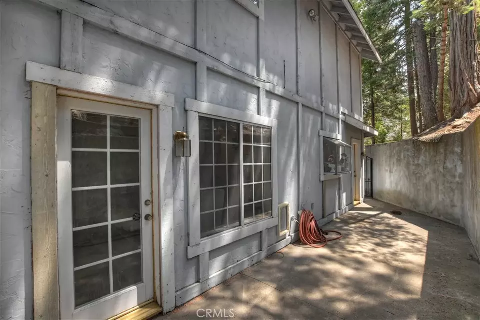 Exterior - 26746 Oakmont Dr, Lake Arrowhead, CA 92352 photo 12 of 12